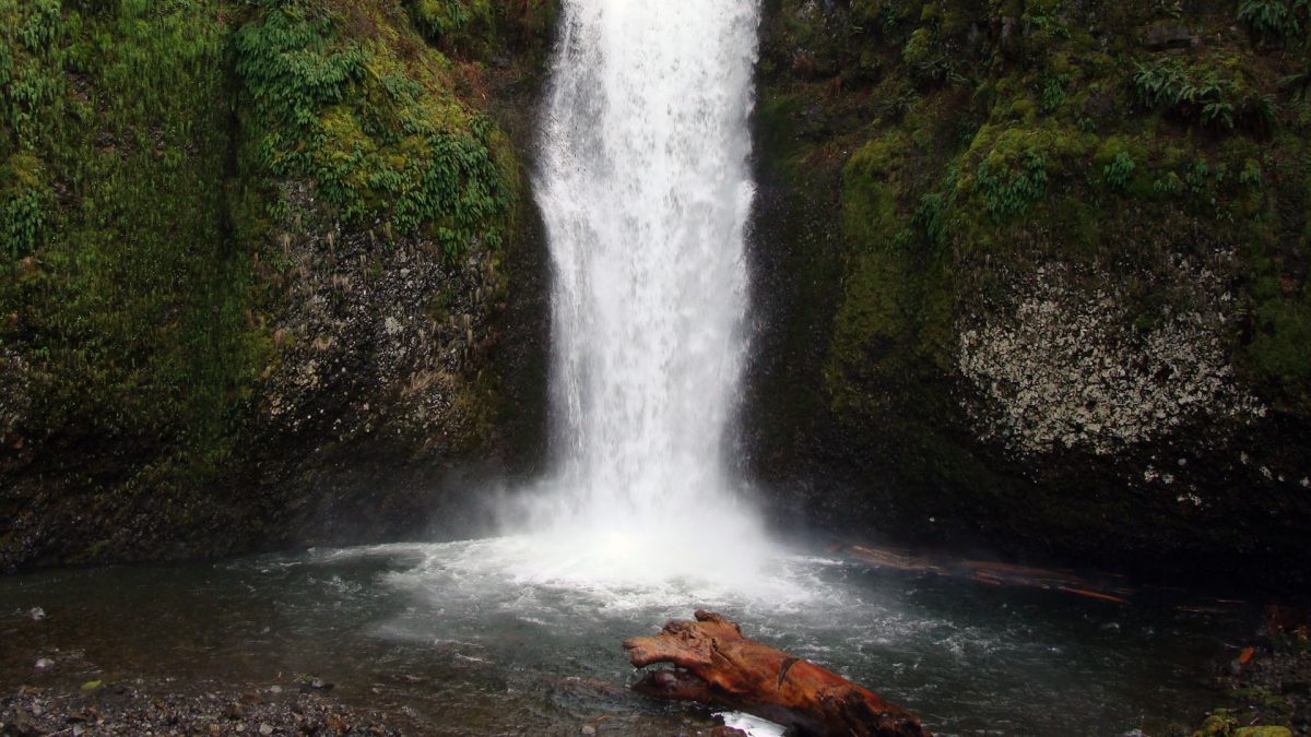 Multnomah Falls – WanderlustHiker