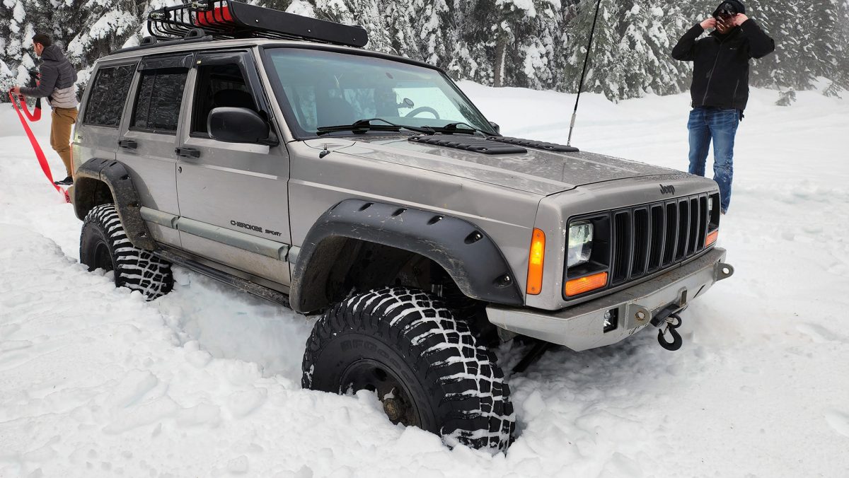 January 2023 - Jeep Cherokee on 35s